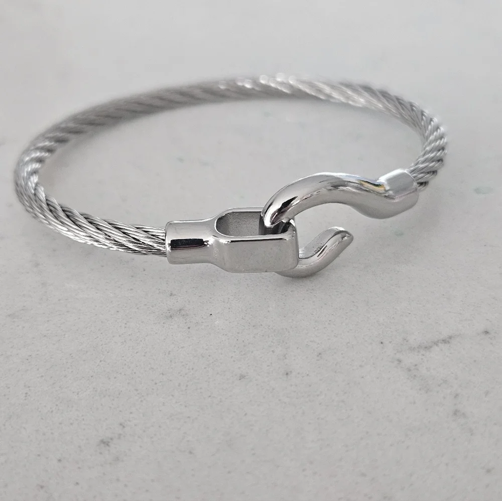 NEW 18KGP Silver-Tone Stainless Steel Cable Bracelet with Hook Clasp